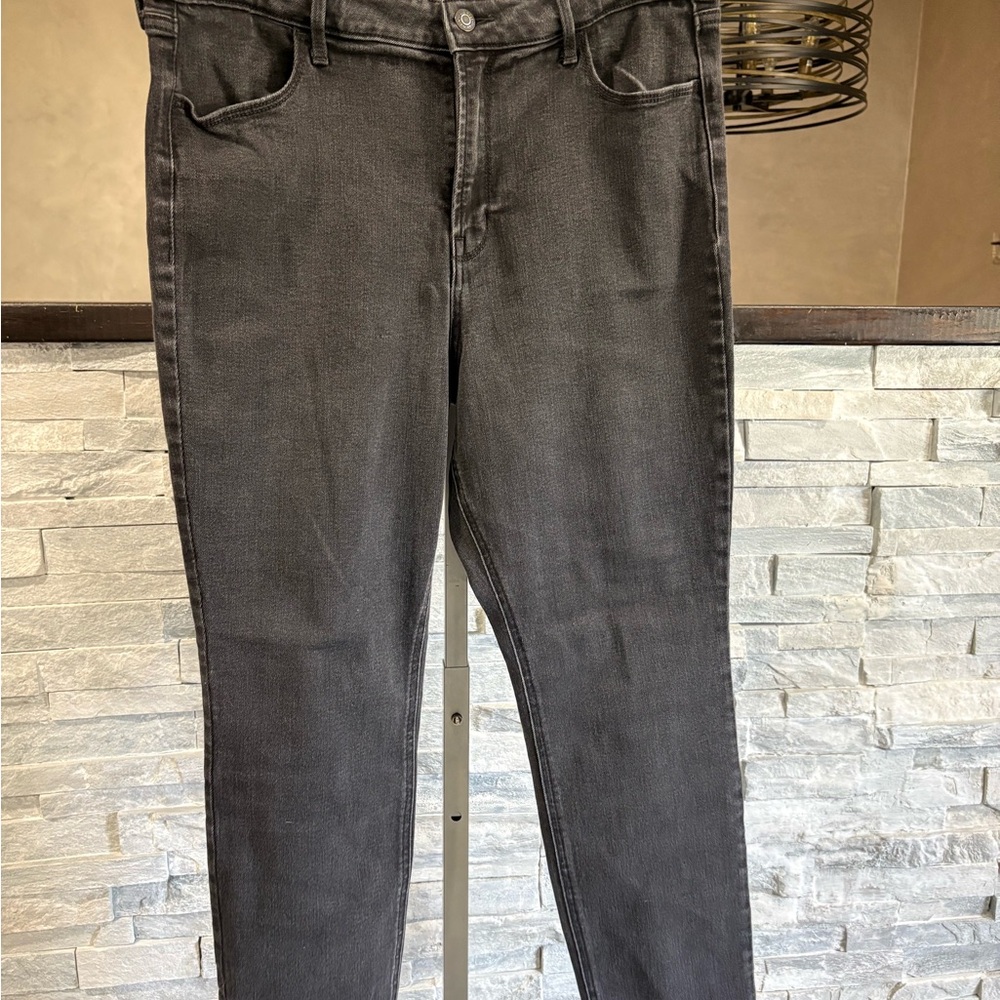 Old Navy High-Rise Straight Jeans in Faded Black